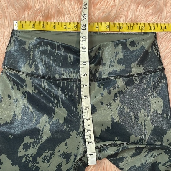 NWOT Noli Gloss Leggings Olive Cow Print High Waist Full‎ Length Size Large - Picture 5 of 6